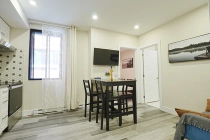 Entire apartment at Boulevard Décarie 4586, image 12 of 12
