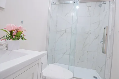 Entire apartment at Boulevard Décarie 4586, image 10 of 12
