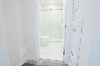 Apartamento inteiro em Boulevard Décarie 4586, imagem 11 de 13