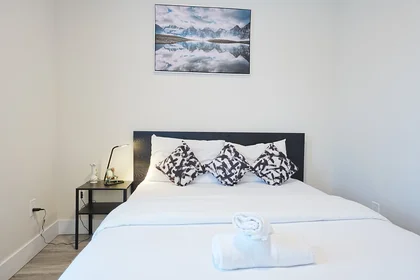 Apartamento inteiro em Boulevard Décarie 4586, imagem 7 de 13