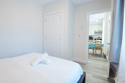 Apartamento inteiro em Boulevard Décarie 4586, imagem 8 de 13