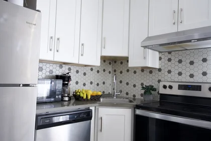 Apartamento inteiro em Boulevard Décarie 4586, imagem 4 de 15