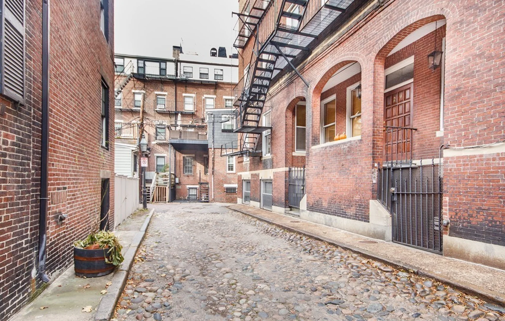 29, Fayette St., Unit 1/2, Bay Village, Boston, MA, 02116