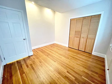 Appartamento intero in residence in 182, Cottage St., Unit 101, East Boston, Boston, MA, 02128, immagine 13 di 21