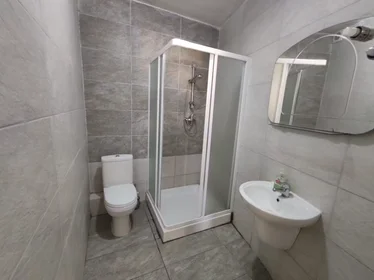 Quarto privado em Triq Dijonissju Famucelli, Msida, imagem 3 de 6