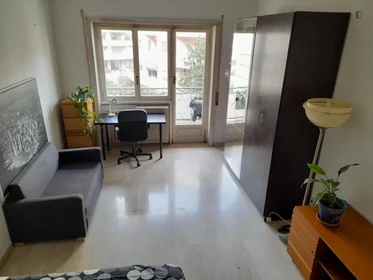 Chambre privée à Via Sant'Agatone Papa, image 1 de 11