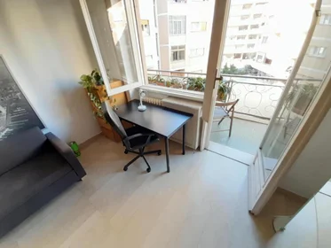 Chambre privée à Via Sant'Agatone Papa, image 4 de 11