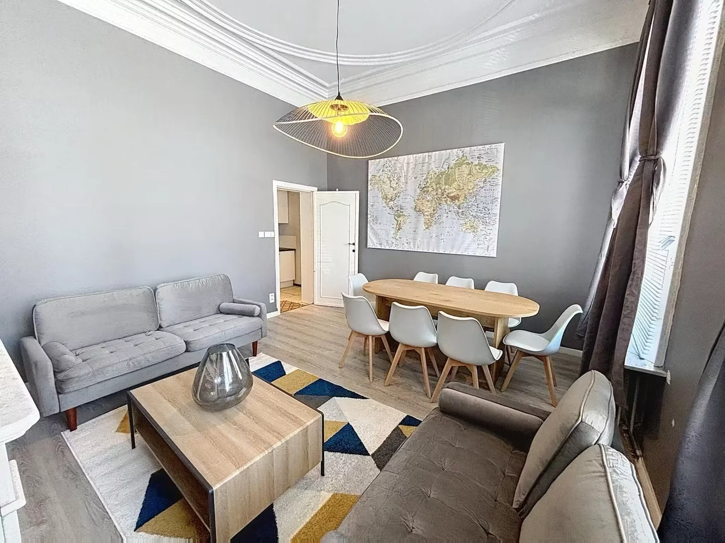 Functional student room perfect for studying in 