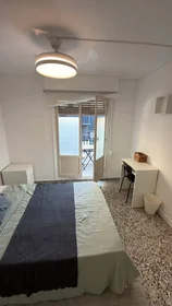 Stanza privata in Calle de Wenceslao Fernández Flórez, San Blas-Santo Domingo, immagine 1 di 10