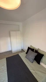 Stanza privata in Calle de Wenceslao Fernández Flórez, San Blas-Santo Domingo, immagine 2 di 10