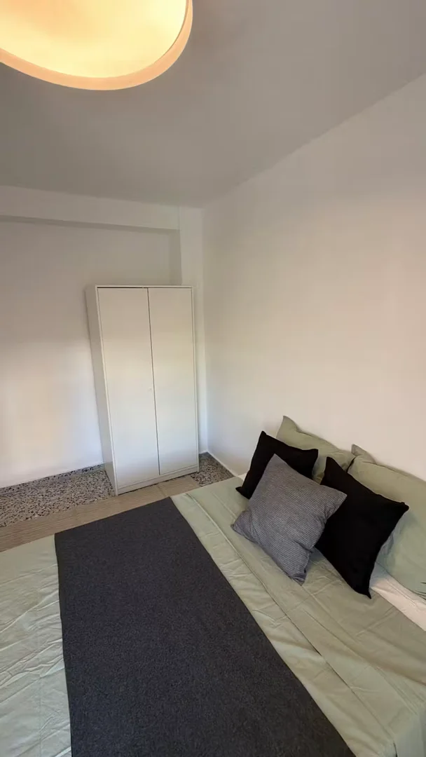 Camera accogliente per studenti disponibile a 