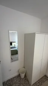 Stanza privata in Calle de Wenceslao Fernández Flórez, San Blas-Santo Domingo, immagine 2 di 9