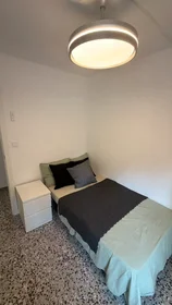 Stanza privata in Calle de Wenceslao Fernández Flórez, San Blas-Santo Domingo, immagine 5 di 10
