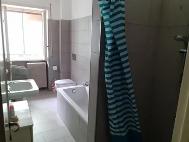 Chambre privée à Via Sant'Agatone Papa, image 15 de 16