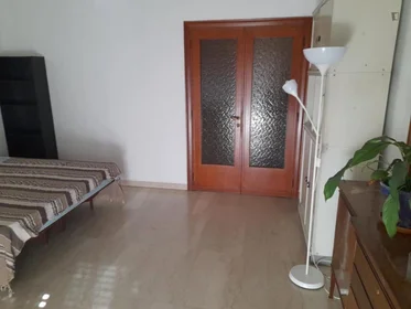 Chambre privée à Via Sant'Agatone Papa, image 4 de 16