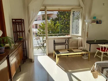 Chambre privée à Via Sant'Agatone Papa, image 6 de 16