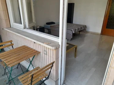 Chambre privée à Via Sant'Agatone Papa, image 9 de 16
