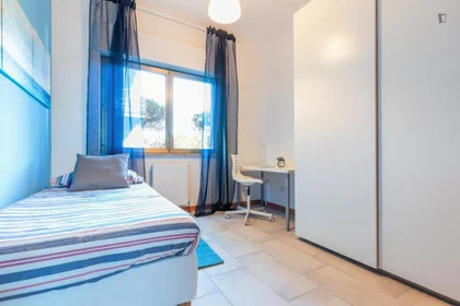 Stanza privata in Via Fiume delle Perle, immagine 1 di 6