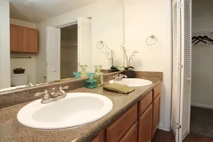 Stanza privata in Huebner Road, immagine 14 di 31
