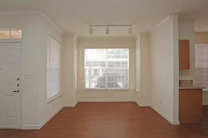Stanza privata in Huebner Road, immagine 16 di 31