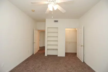 Stanza privata in Huebner Road, immagine 17 di 31