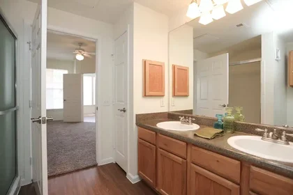 Stanza privata in Huebner Road, immagine 7 di 31