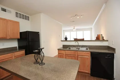 Stanza privata in Huebner Road, immagine 12 di 31