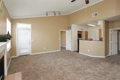 Stanza privata in Huebner Road, immagine 25 di 31