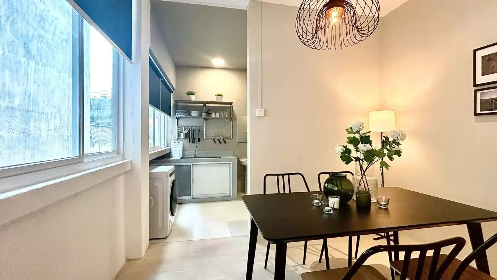 'de modern olanaklara sahip öğrenci dostu oda