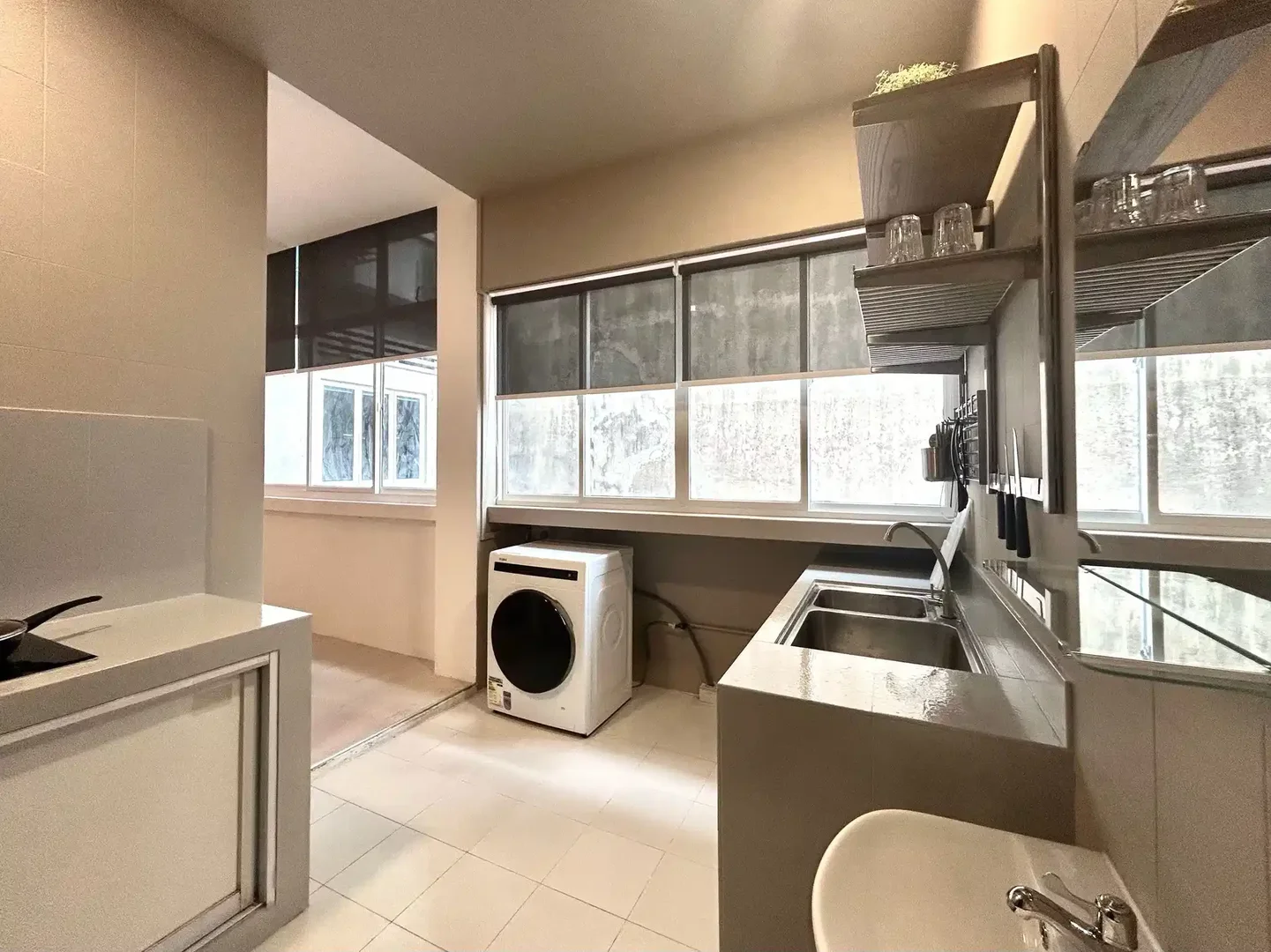 'de öğrenci dairesinde, tamamen mobilyalı kiralık oda