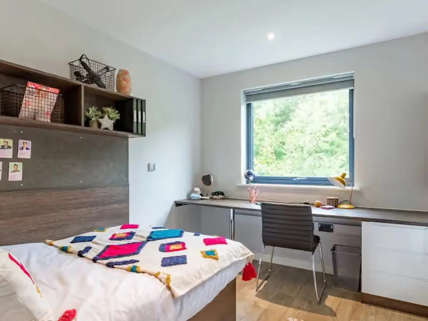 Funktionelles Studentenzimmer perfekt zum Studieren in 