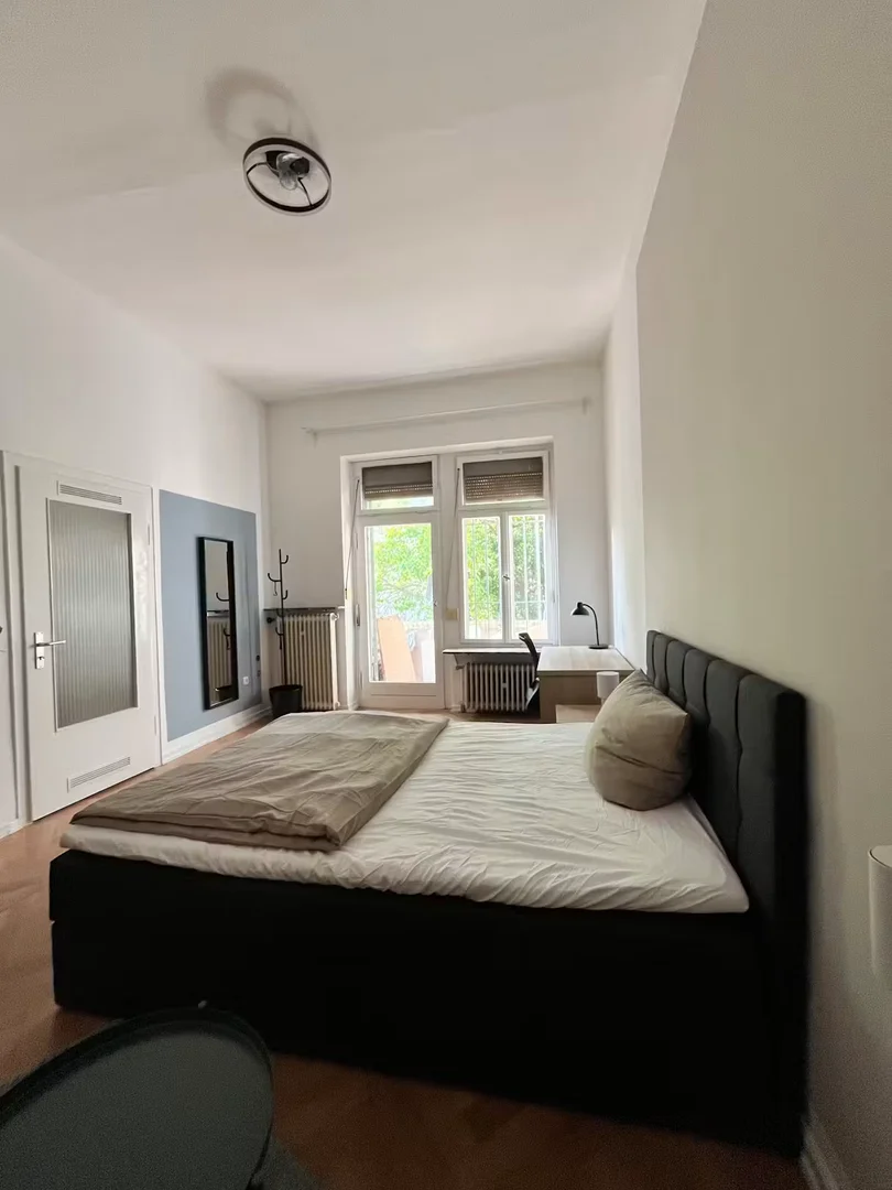 Economical student room with convenient location in 