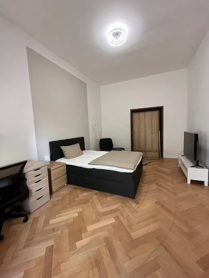 Budget-friendly student room close to campus in 