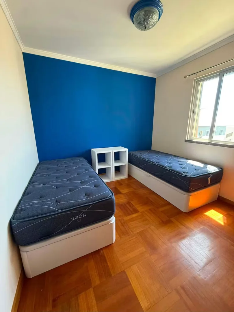 Habitación acogedora para estudiantes disponible en 