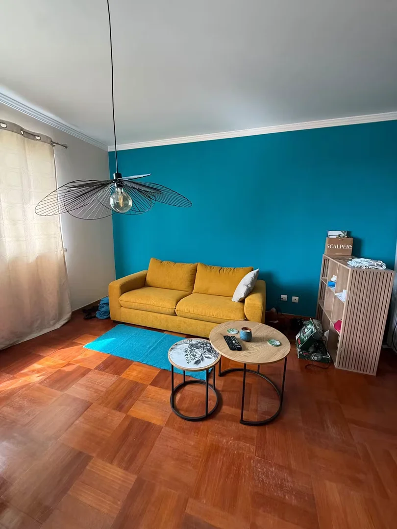 Habitación estudiantil amplia y cómoda en 