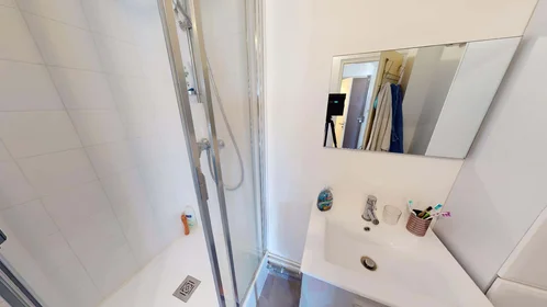 Habitación privada en 5 Bd de Larramet, 31300 Toulouse, France, imagen 11 de 15