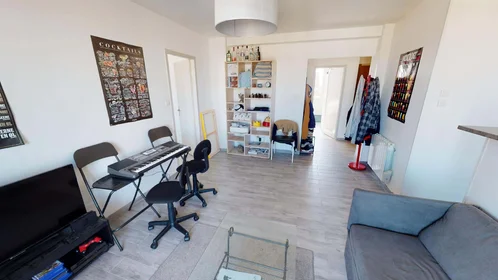 Habitación privada en 5 Bd de Larramet, 31300 Toulouse, France, imagen 12 de 15