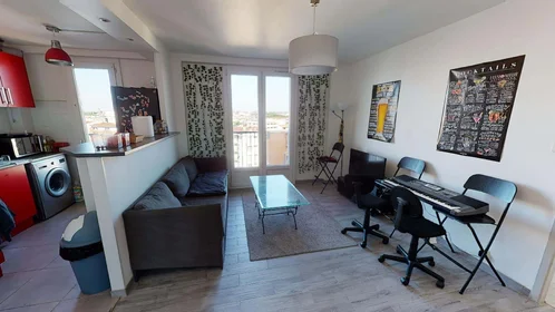 Habitación privada en 5 Bd de Larramet, 31300 Toulouse, France, imagen 3 de 15