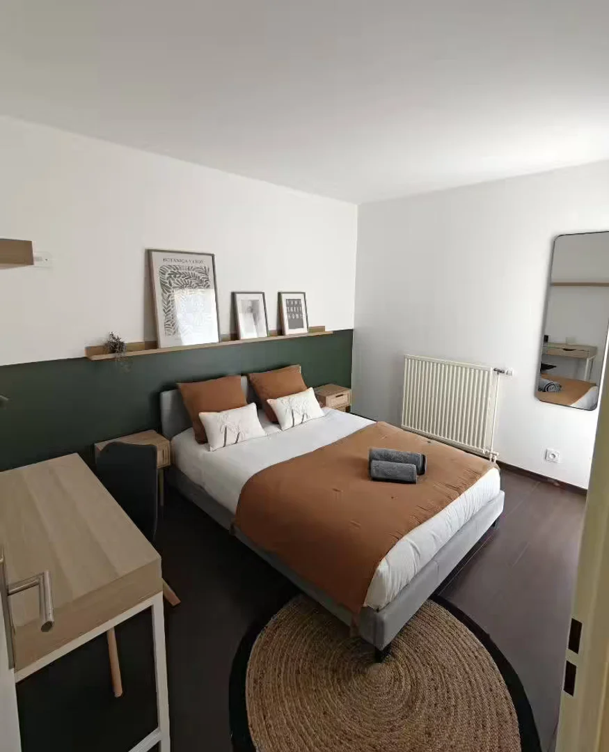 Chambre conviviale pour les étudiants dans  avec des équipements modernes