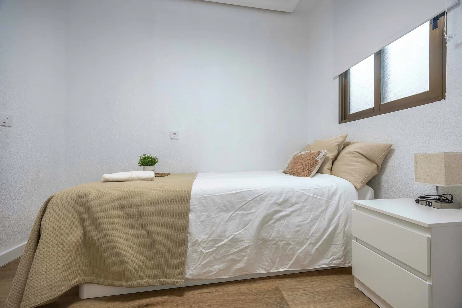 Studentenfreundliches Zimmer in mit modernen Annehmlichkeiten