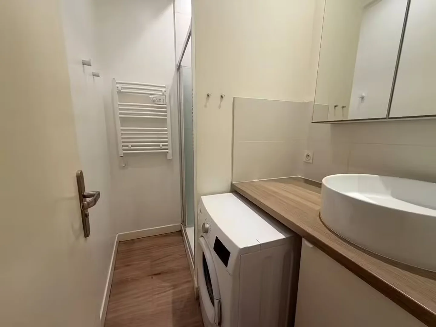 Habitación estudiantil económica cerca del campus en 