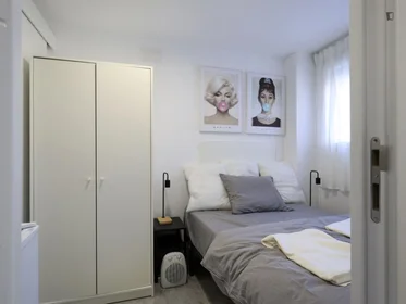 Privatzimmer in der Calle de Alconera, bild 1 von 14