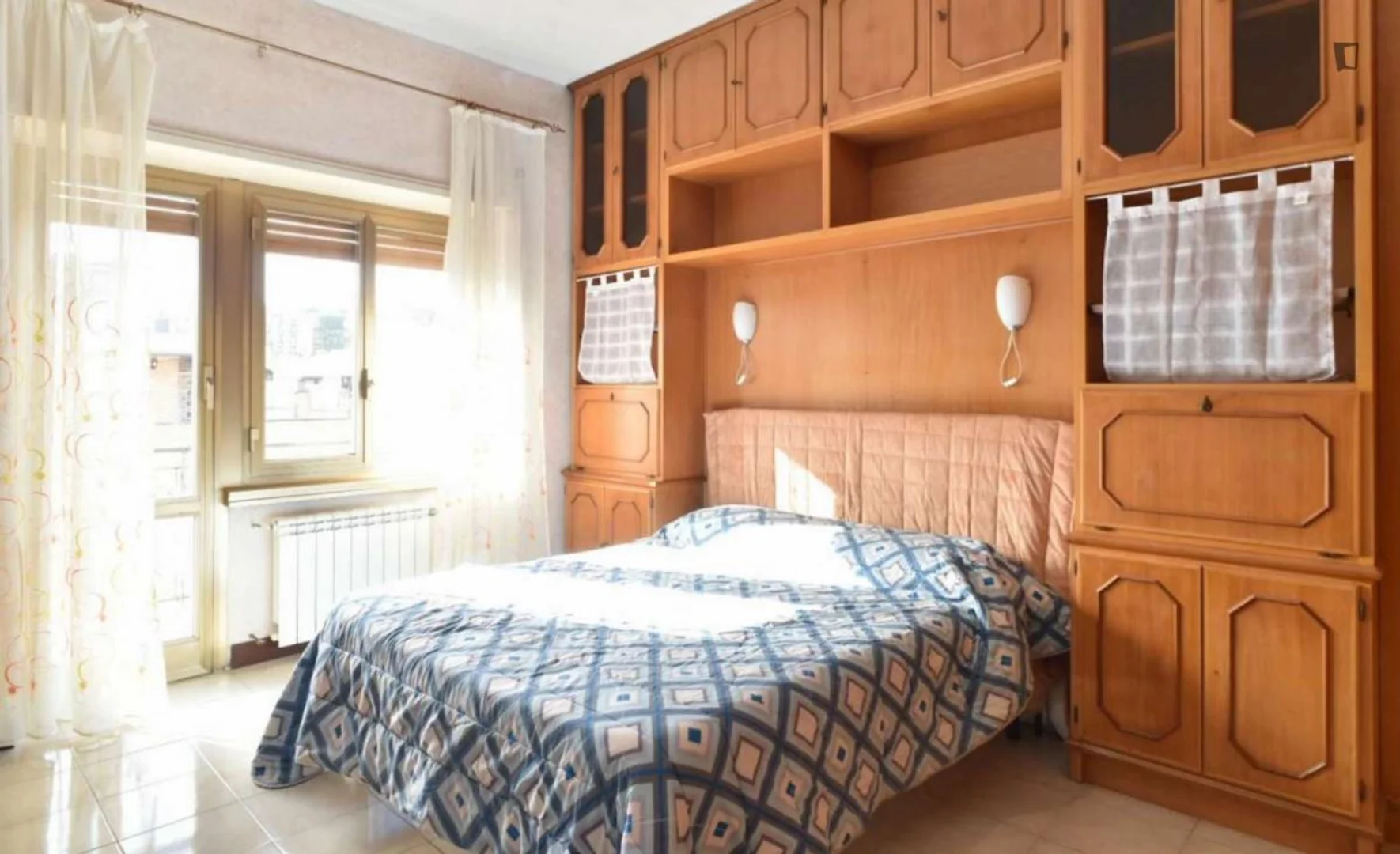 Chambre d'étudiant confortable et spacieuse dans