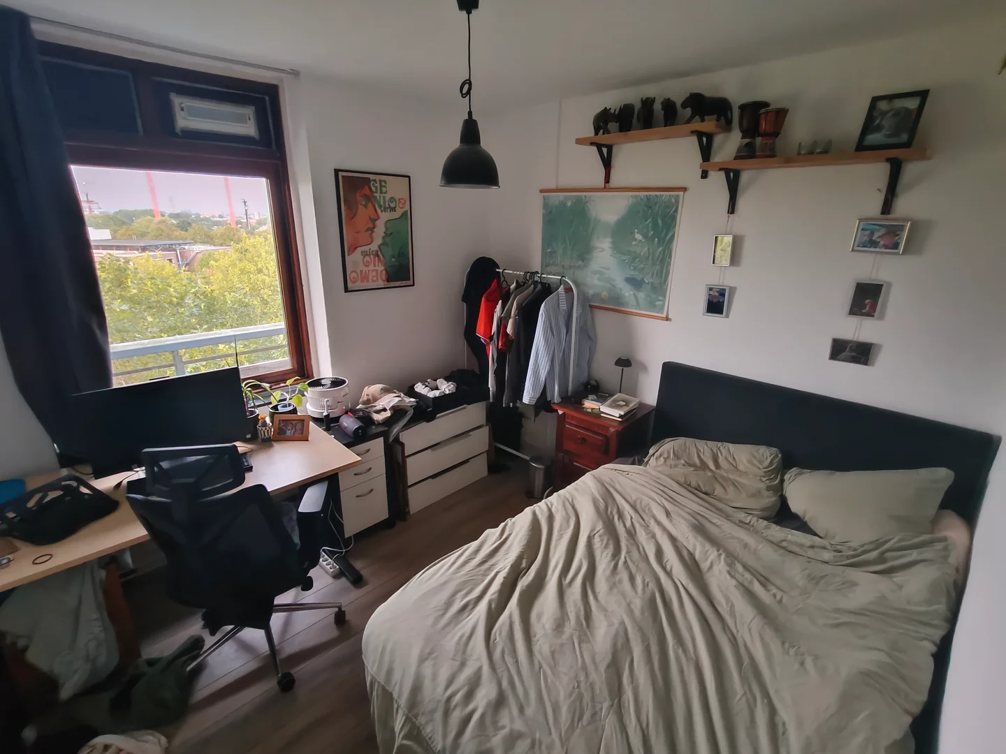 Student-friendly room in  with modern amenities