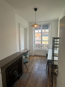 Quarto privado em Place du Griffon, imagem 2 de 5