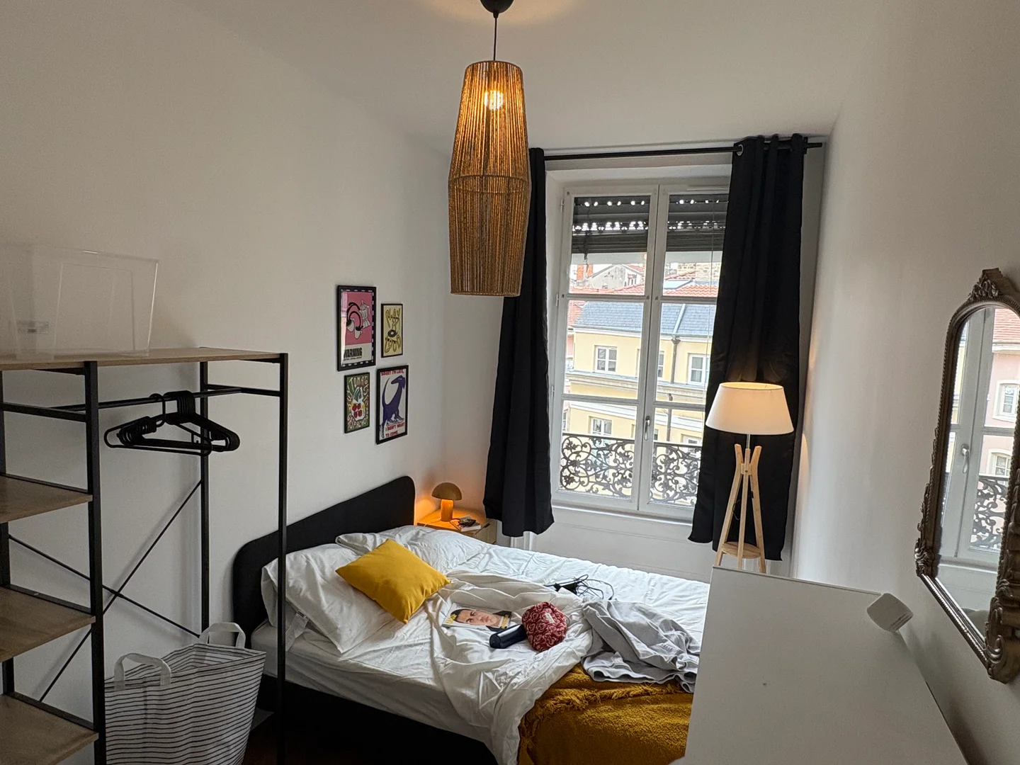 Quarto de estudante económico perto do campus em 