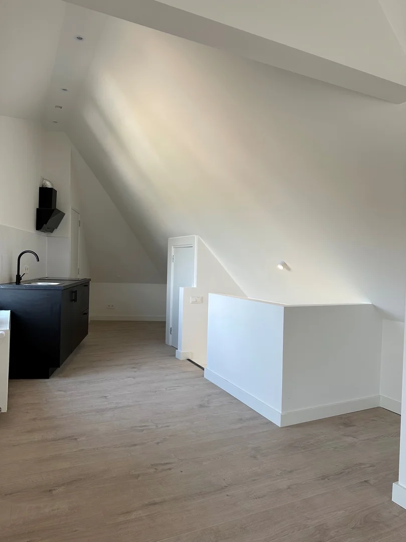 Chambre confortable pour étudiants disponible dans 