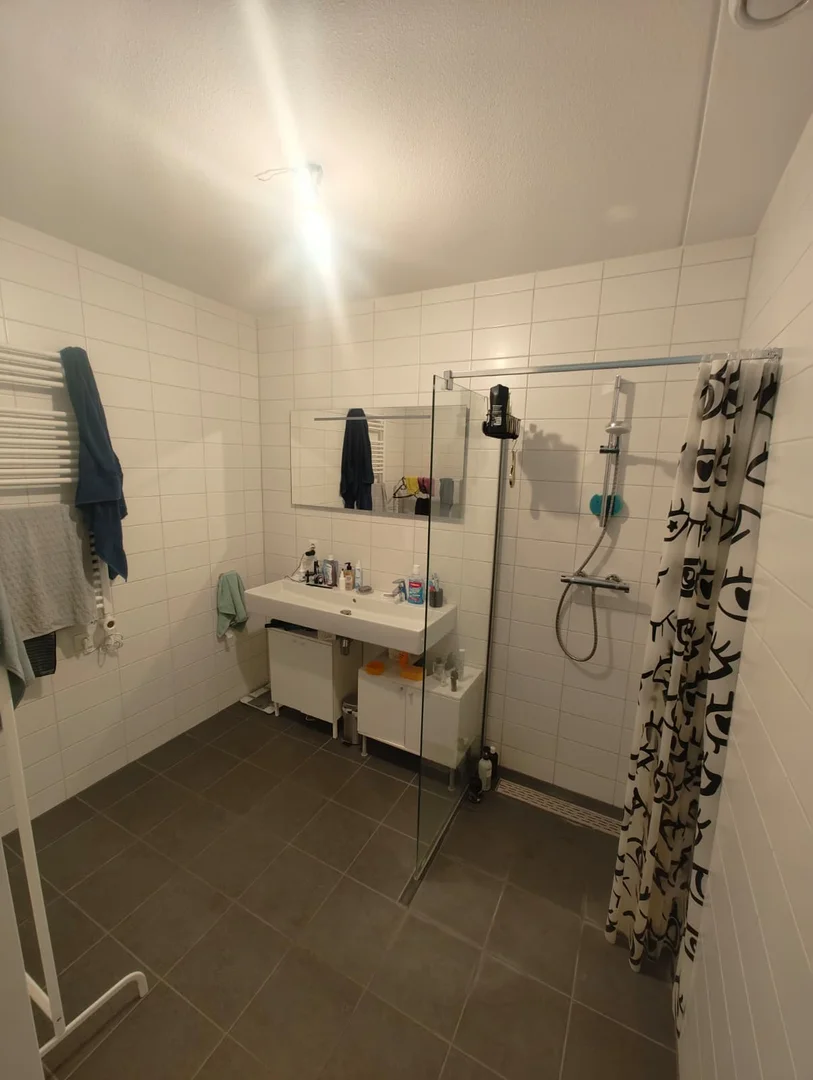 Habitación acogedora para estudiantes disponible en 