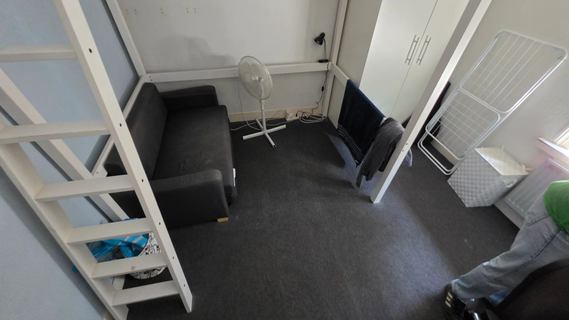 Quarto amigo do estudante em  com comodidades modernas