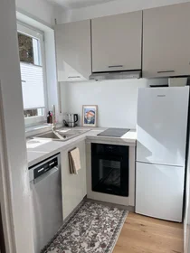 Entire apartment at Neißestraße, image 12 of 16